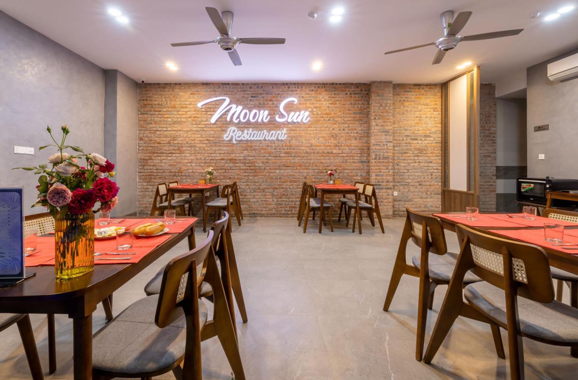 Moon Sun Boutique Villa Hotel Hue Exterior photo